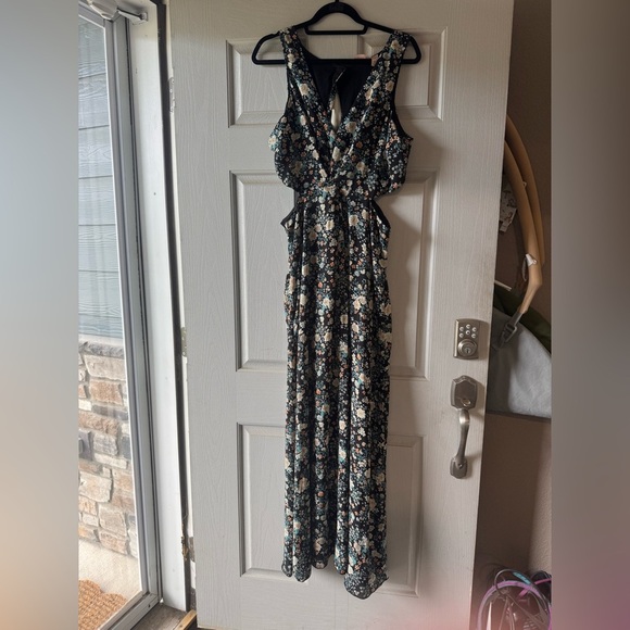 Willow Backless Floral Maxi Dress - Black and Cream - Picture 1 of 4